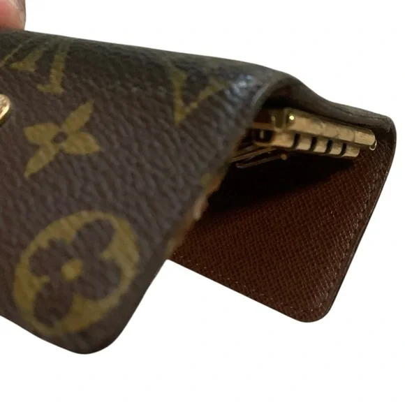 Authentic Louis Vuitton Monogram Key Holder - Picture 13 of 14